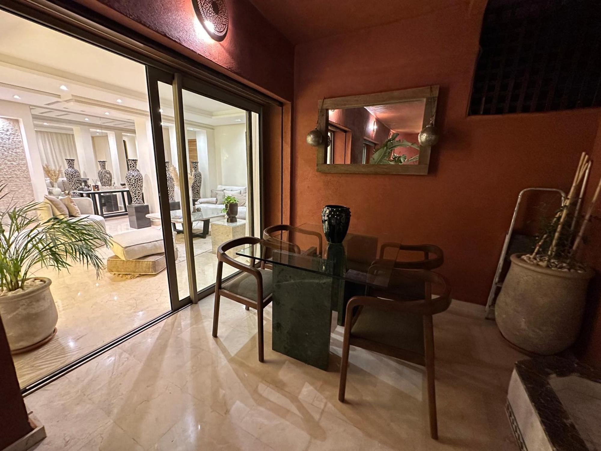 Nacarat Centre Gueliz 2br